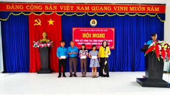 HÃY CHO NHAU NIỀM VUI