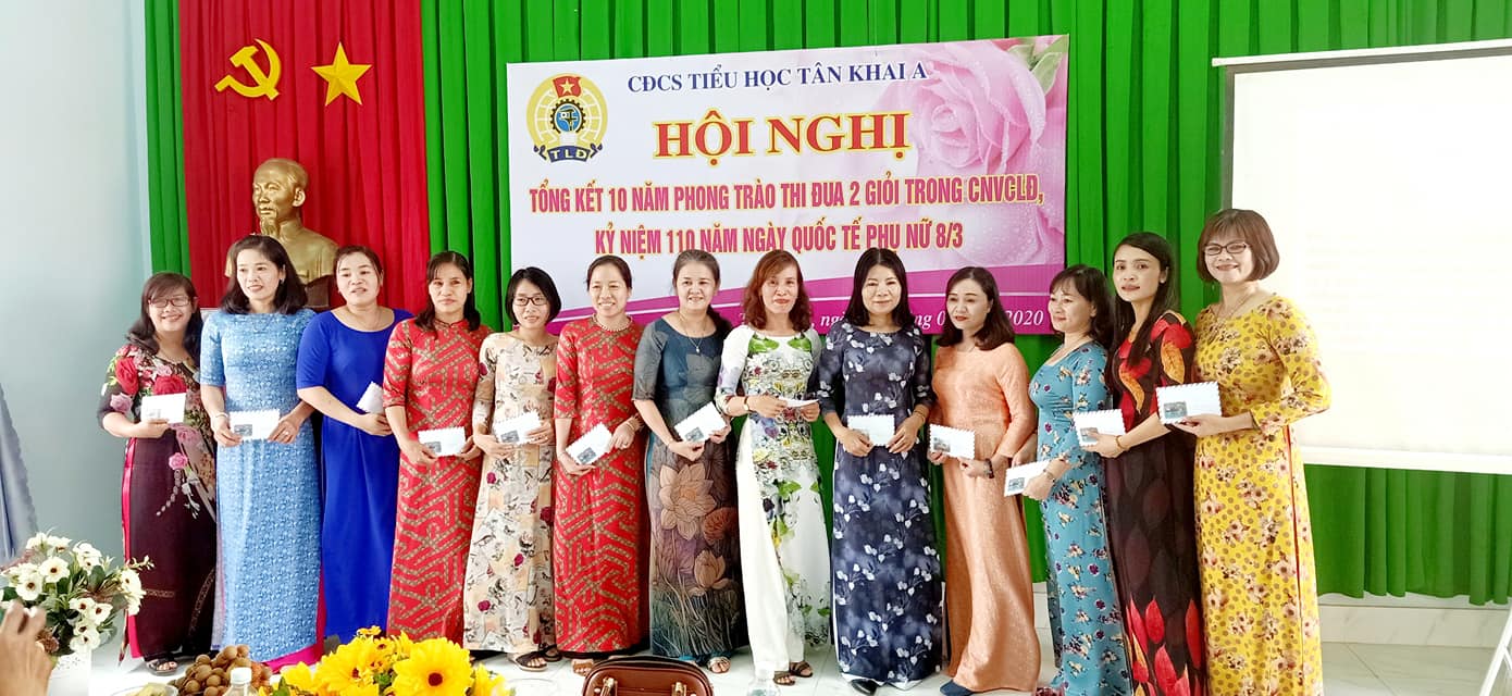 Công đoàn trường Tiểu học Tân Khai A thuộc LĐLĐ huyện Hớn Quản tổ chức họp mặt kỷ niệm 110 năm ngày Quốc tế Phụ nữ 8/3 và 1980 năm khởi nghĩa Hai Bà Trưng.